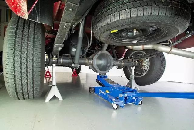Can You Change Sway Bar Bushings Without Lifting a Vehicle?